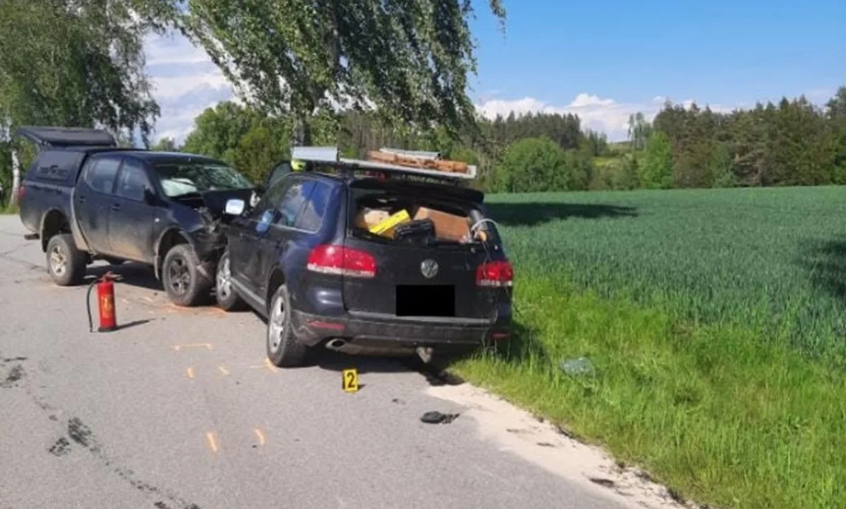 K nehodě u Lipice letěl vrtulník, silnice byla neprůjezdná. Foto: Se svolením Policie ČR