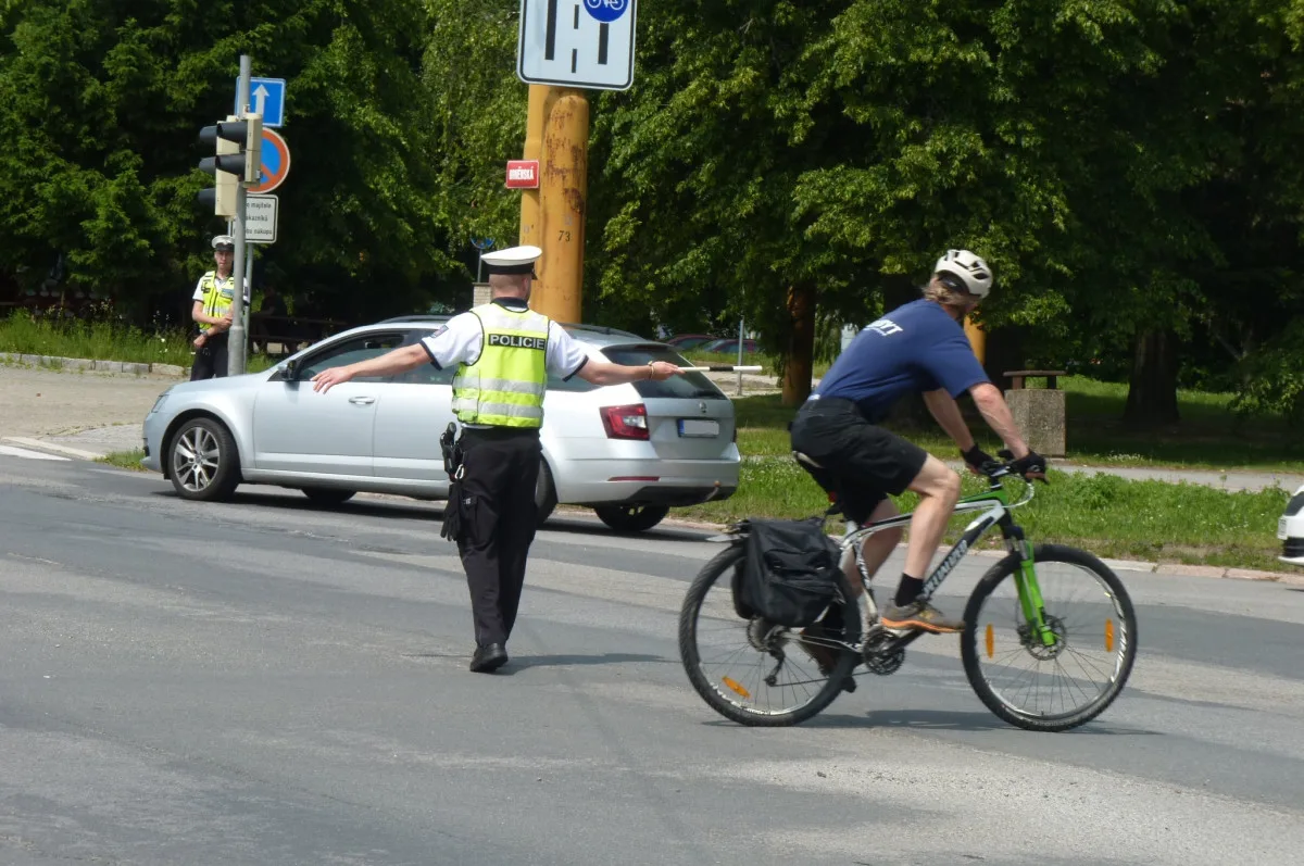 FOTO: Dopravní policisté soutěžili, řízení křižovatky se obešlo bez excesů