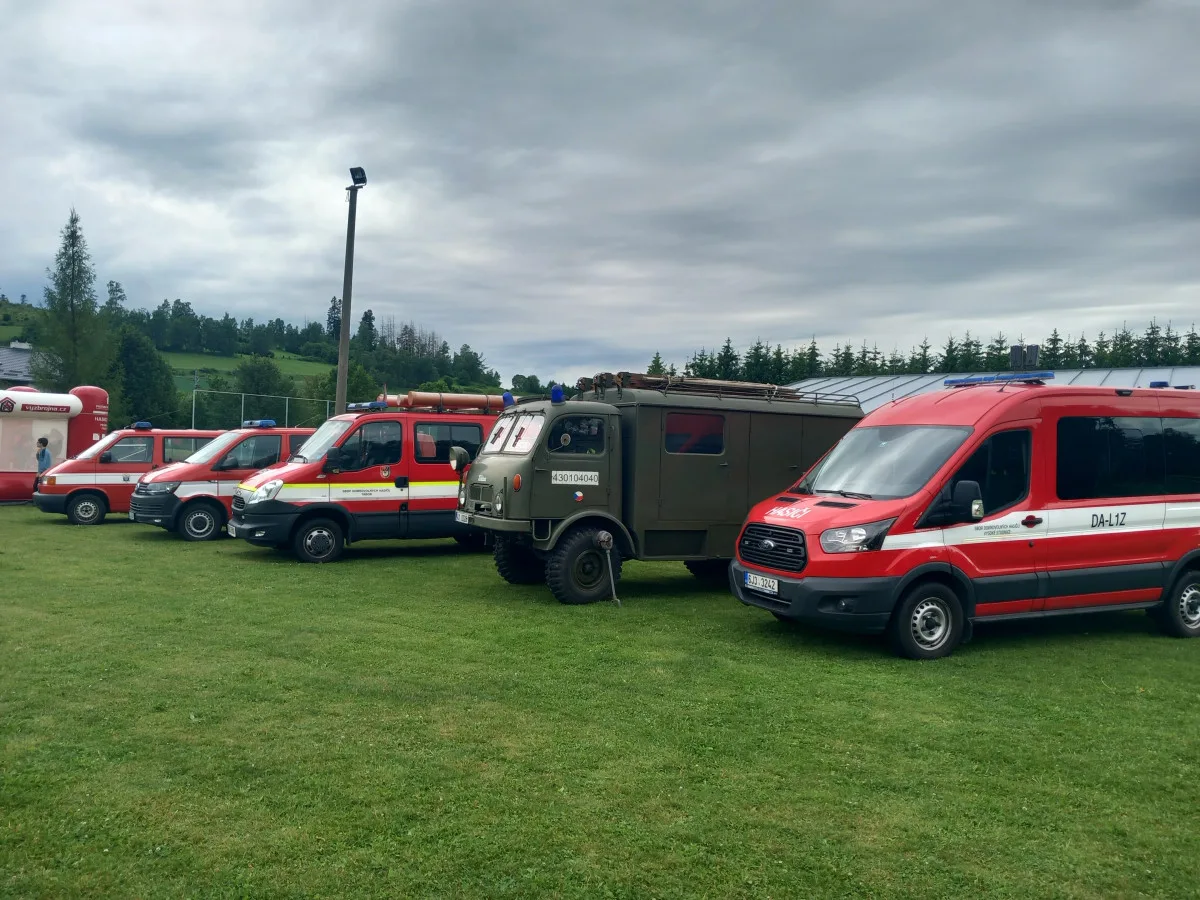 FOTO: Hasiči v Kamenici slaví 150 let, na hřišti hasili Hostinec U dobrých lidí