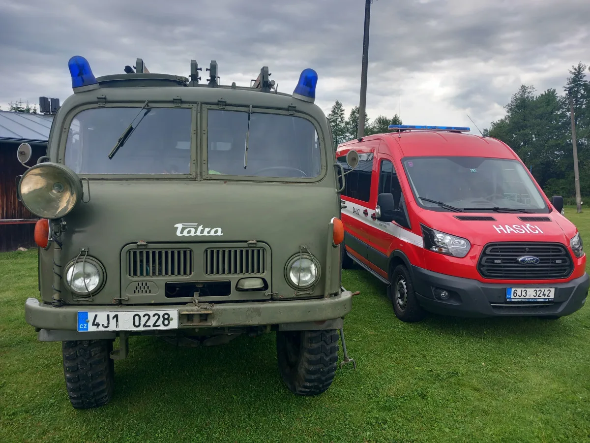 FOTO: Hasiči v Kamenici slaví 150 let, na hřišti hasili Hostinec U dobrých lidí