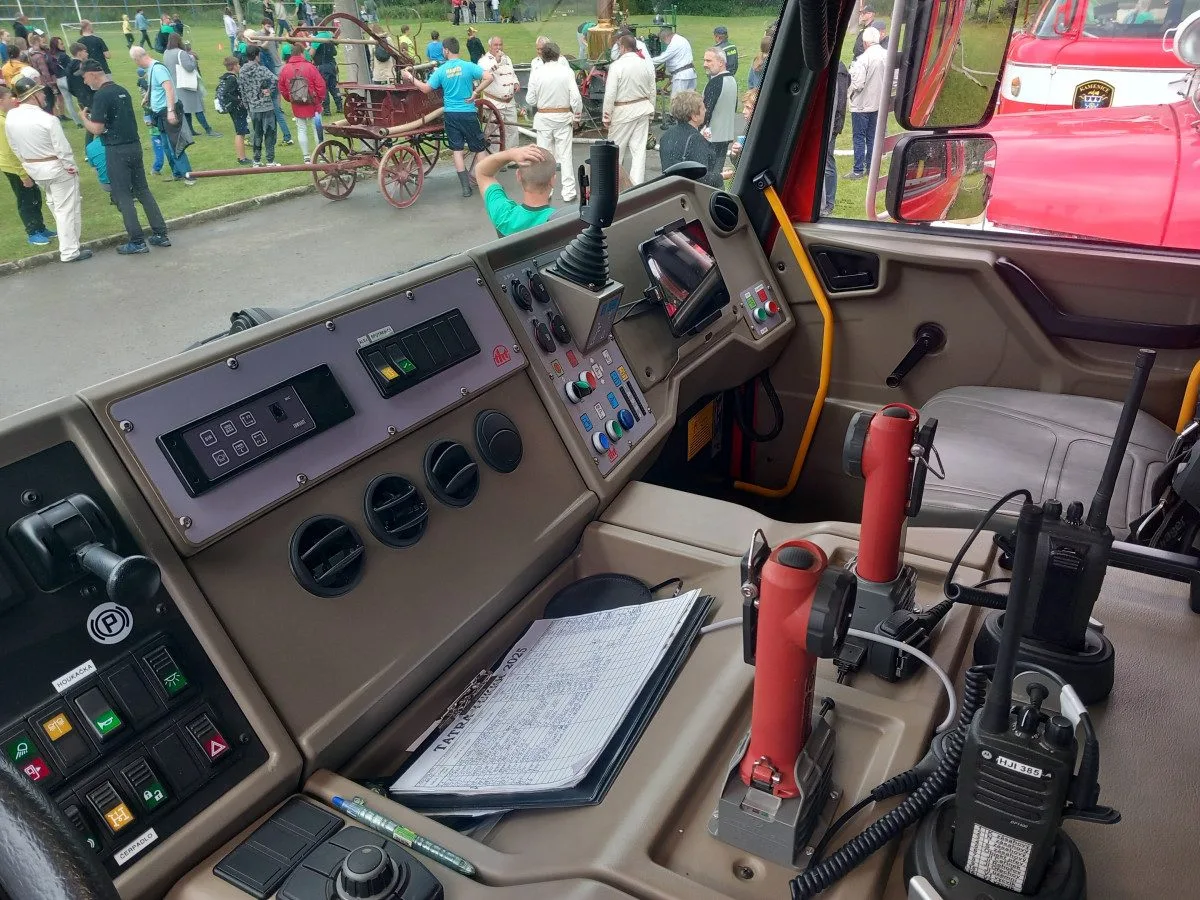 FOTO: Hasiči v Kamenici slaví 150 let, na hřišti hasili Hostinec U dobrých lidí