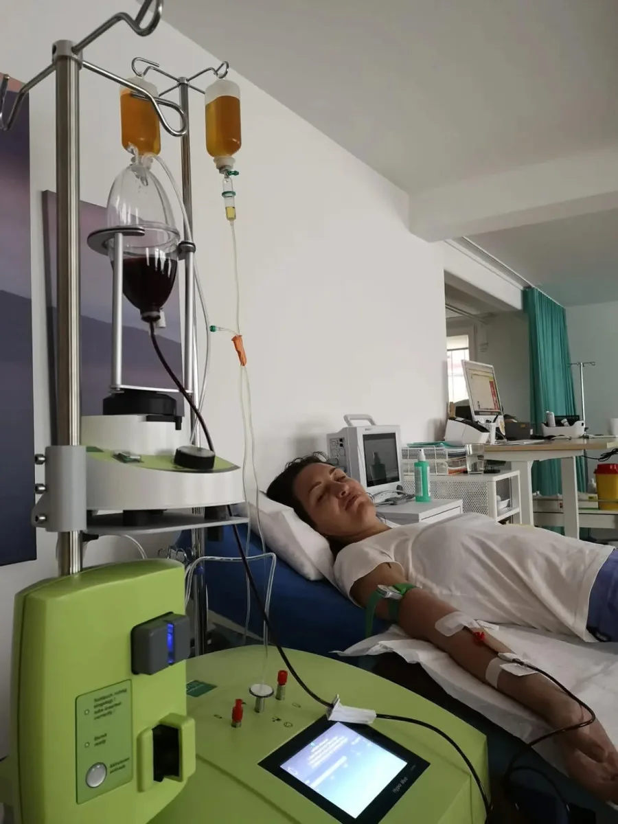 Extrémní bolest a jiskra naděje. Nemocná Radka z Olomouce bojuje s vzácnou diagnózou ve Švýcarsku