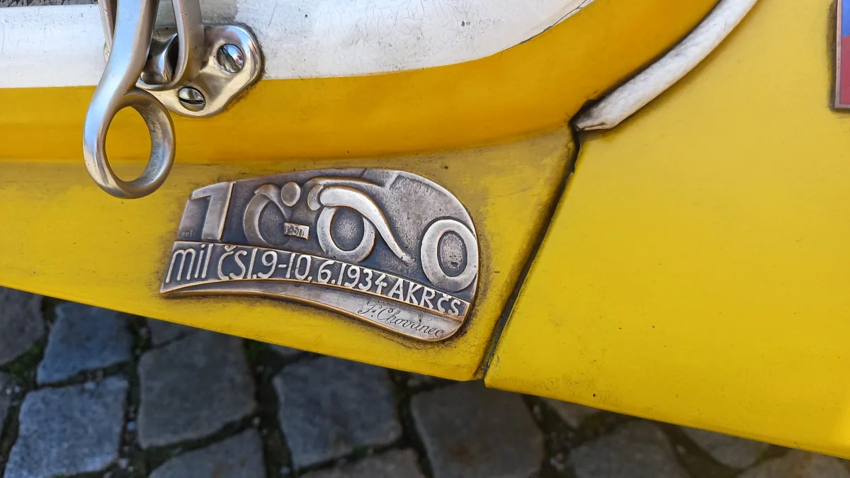 Na trase 1000 mil československých je také unikátní Tatra T77. Jela už v roce 1934