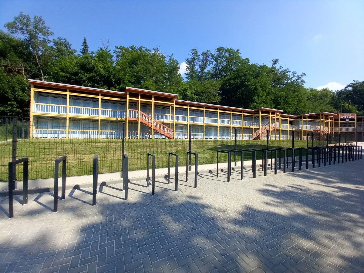 VIDEO: Koupaliště Polanka v Třebíči vypadá jinak. Cílem je návrat do devadesátek