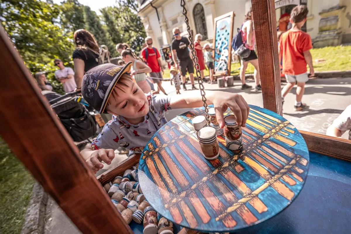 FOTO: Havíření ovládlo víkendové dění v Jihlavě, vyvrcholilo u nejstaršího kostela