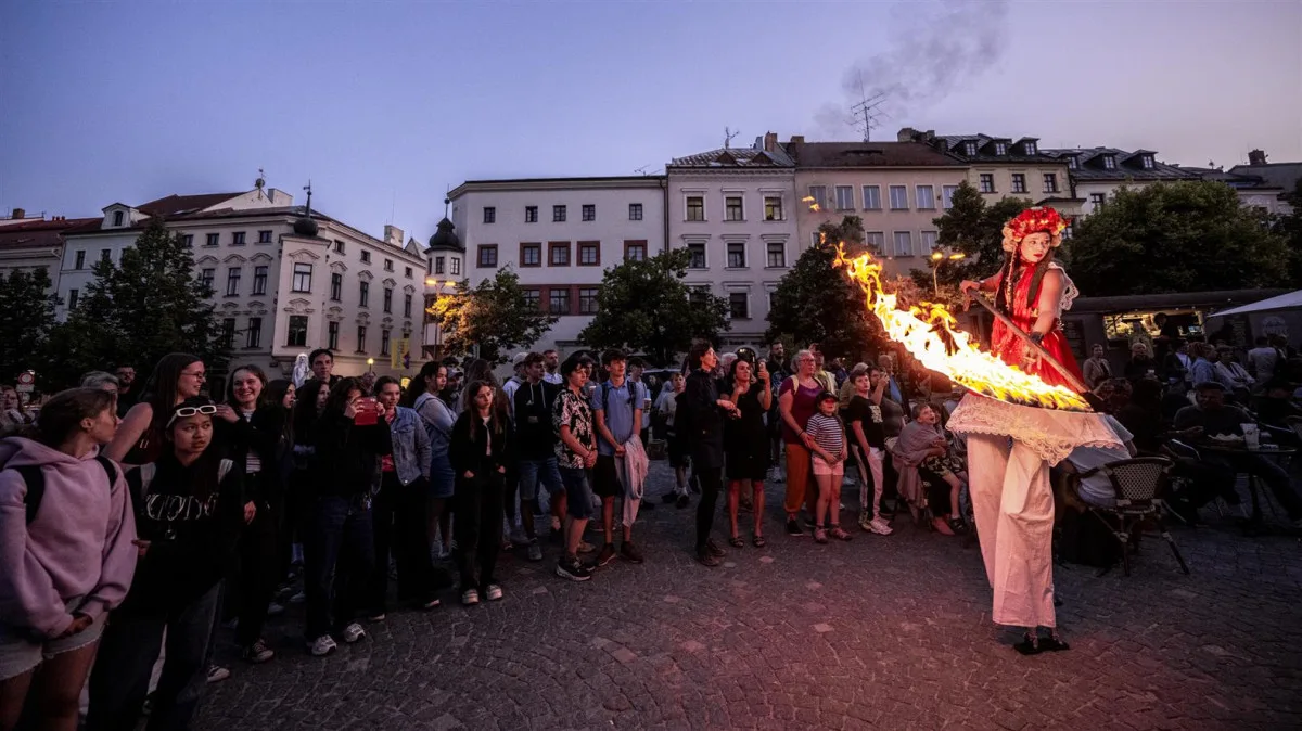 FOTO: Havíření ovládlo víkendové dění v Jihlavě, vyvrcholilo u nejstaršího kostela
