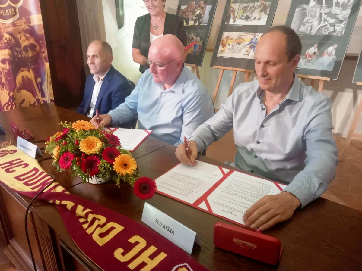 Smlouva je podepsaná. Město už není většinový vlastník klubu HC Dukla Jihlava