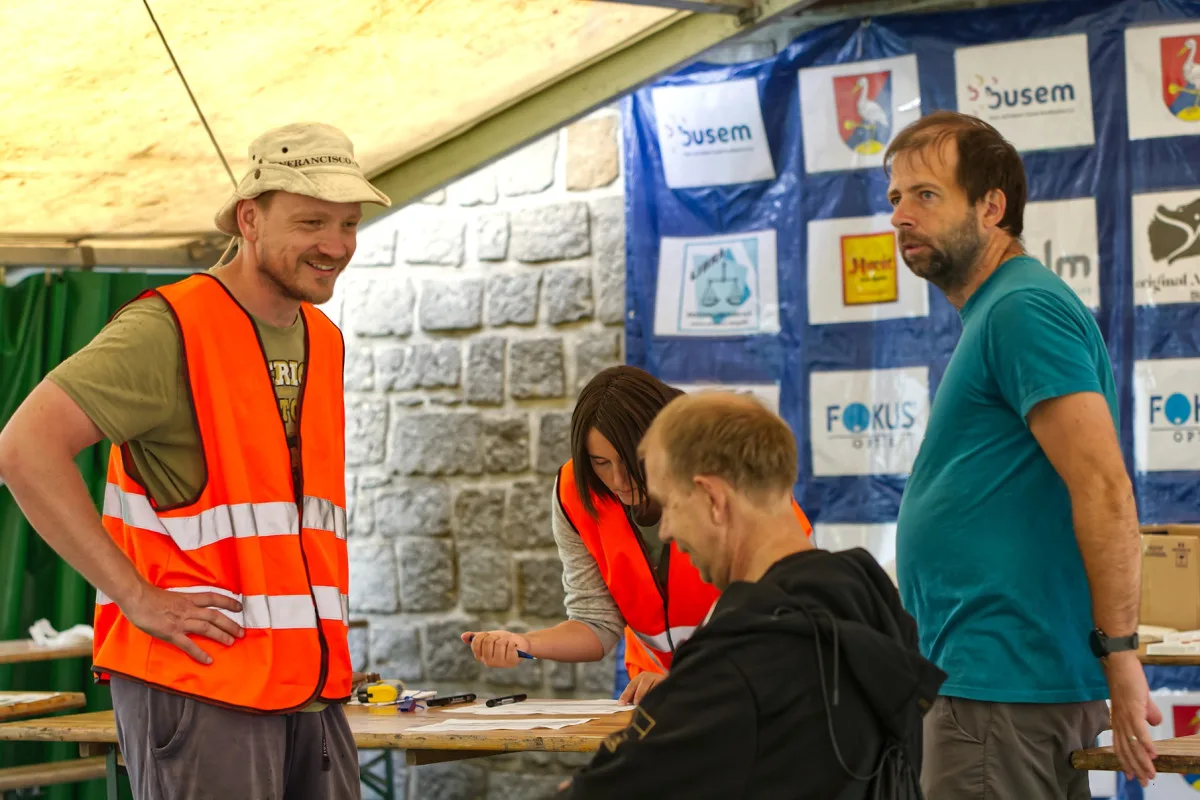FOTO: Dřevěný muž měl opět rekordní účast, vyhrál šestnáctiletý Matyáš Večeřa