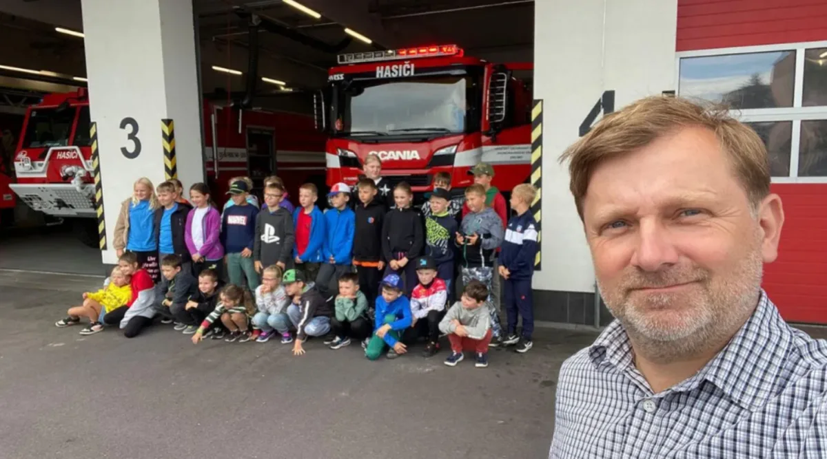 Kněz a hasič v jednom. Když nemohu k výjezdu, aspoň se pomodlím, říká Tomáš Holcner