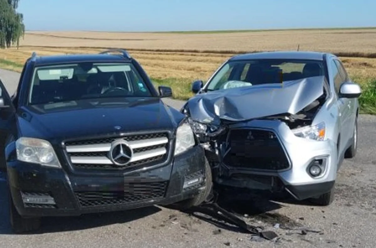 U Luk nad Jihlavou se srazily dvě řidičky, škoda je tři sta tisíc. Foto: Se svolením Policie ČR