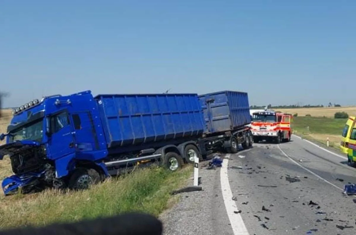 Silnici mezi Želetavou a Svojkovicemi zablokovala dopravní nehoda se zraněním