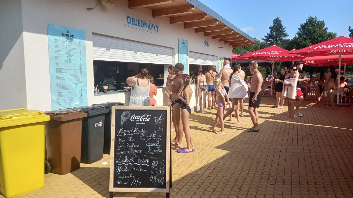 FOTO: S tropickými teplotami ve Vodním ráji stoupá zájem o online nákup vstupenek