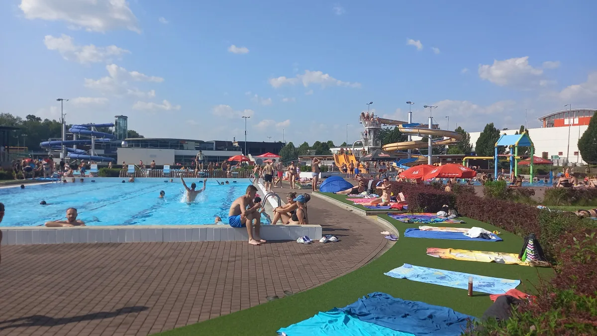 FOTO: S tropickými teplotami ve Vodním ráji stoupá zájem o online nákup vstupenek