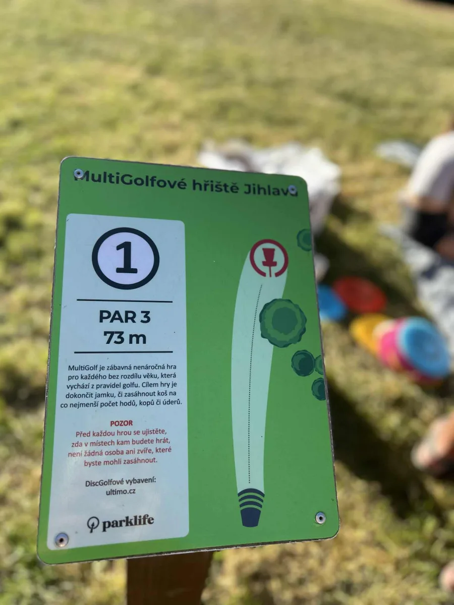 FOTO: V Jihlavě jsme si zahráli disgolf s čtenáři. O dobrou zábavu nebyla nouze