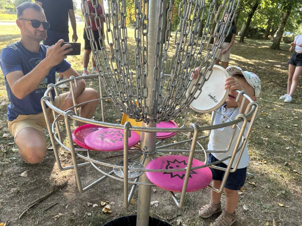 FOTO: V Jihlavě jsme si zahráli disgolf s čtenáři. O dobrou zábavu nebyla nouze