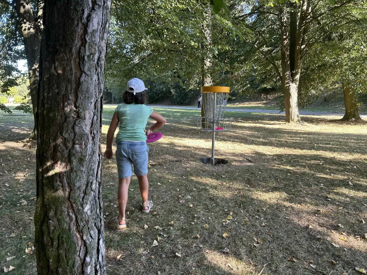 FOTO: V Jihlavě jsme si zahráli disgolf s čtenáři. O dobrou zábavu nebyla nouze