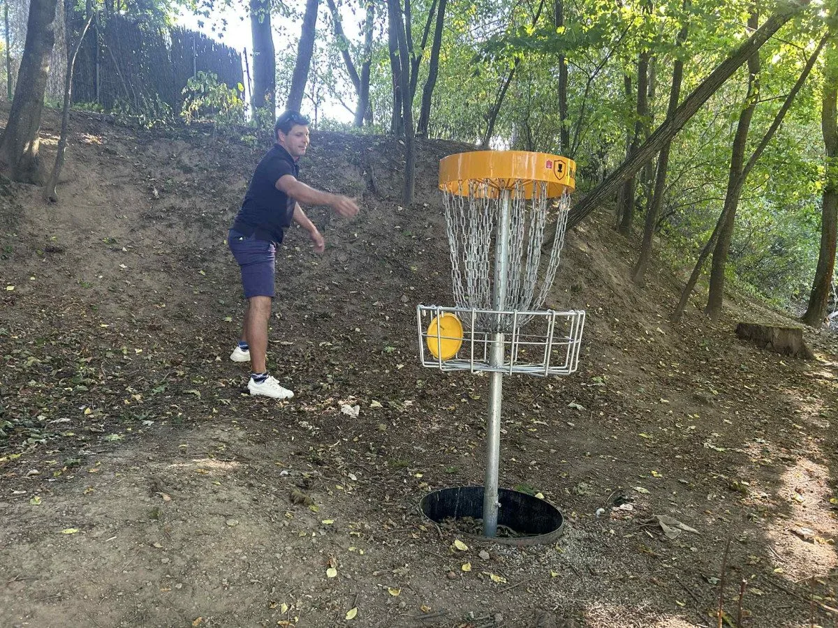 FOTO: V Jihlavě jsme si zahráli disgolf s čtenáři. O dobrou zábavu nebyla nouze