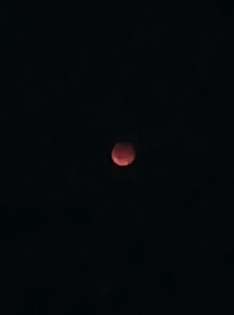 FOTO: Výjimečná událost. Zatmění měsíce v noci na dnešek fotili i lidé na Vysočině