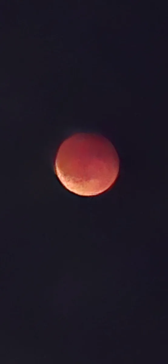 FOTO: Výjimečná událost. Zatmění měsíce v noci na dnešek fotili i lidé na Vysočině