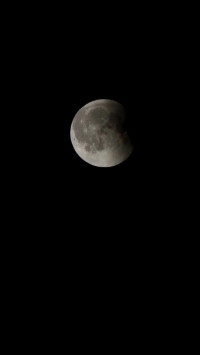 FOTO: Výjimečná událost. Zatmění měsíce v noci na dnešek fotili i lidé na Vysočině