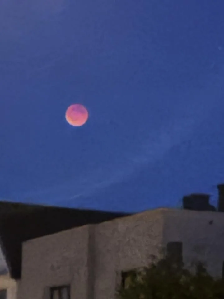 FOTO: Výjimečná událost. Zatmění měsíce v noci na dnešek fotili i lidé na Vysočině