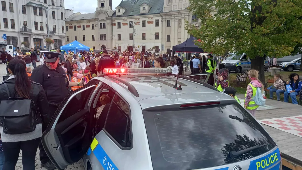 FOTO: Policie se v Jihlavě ukázala malým i velkým. Velký zájem vzbudilo Ferrari