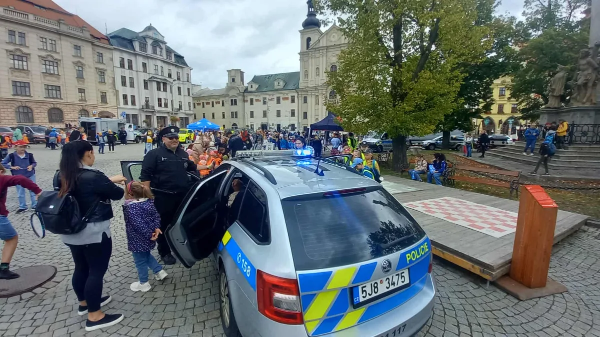 FOTO: Policie se v Jihlavě ukázala malým i velkým. Velký zájem vzbudilo Ferrari