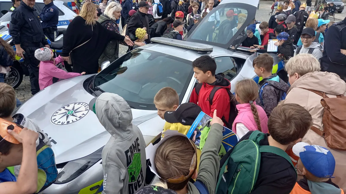 FOTO: Policie se v Jihlavě ukázala malým i velkým. Velký zájem vzbudilo Ferrari