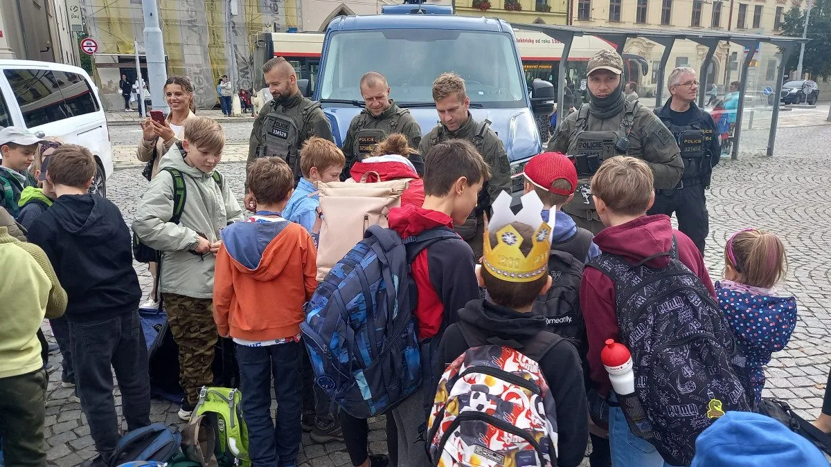 FOTO: Policie se v Jihlavě ukázala malým i velkým. Velký zájem vzbudilo Ferrari