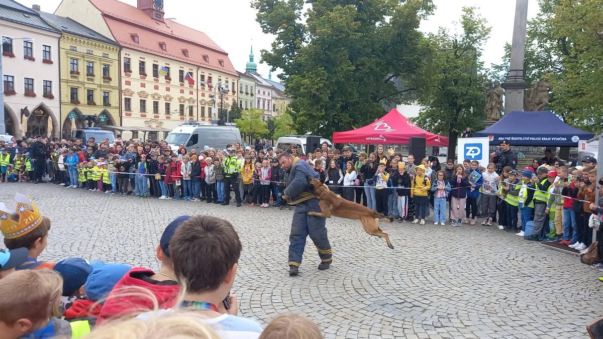 FOTO: Policie se v Jihlavě ukázala malým i velkým. Velký zájem vzbudilo Ferrari