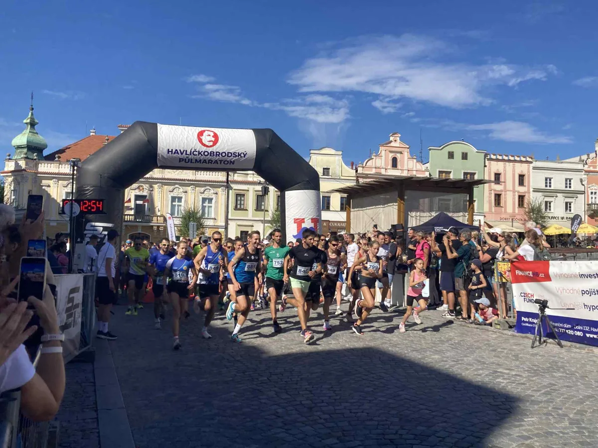FOTO: Havlíčkobrodským náměstí proběhly stovky lidí, Diana Mezuliáníková byla pátá