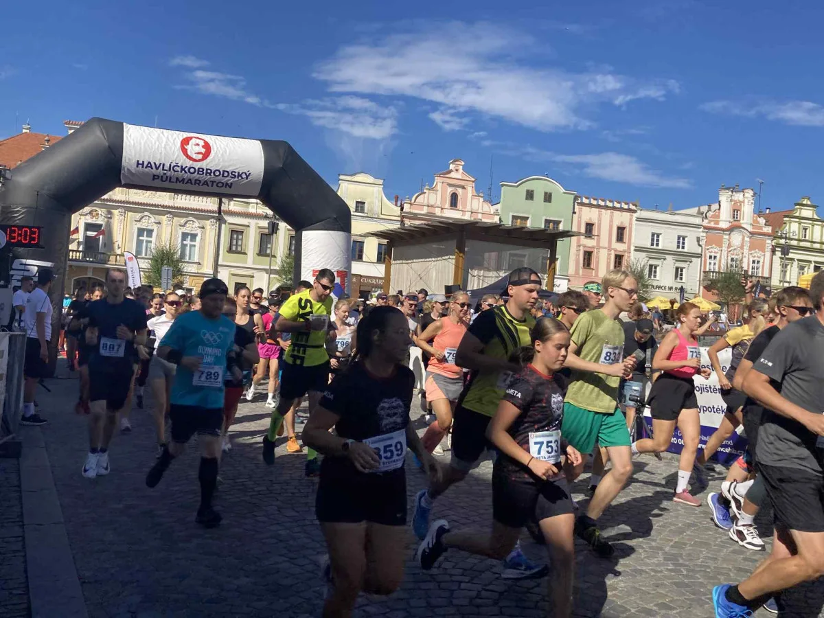 FOTO: Havlíčkobrodským náměstí proběhly stovky lidí, Diana Mezuliáníková byla pátá
