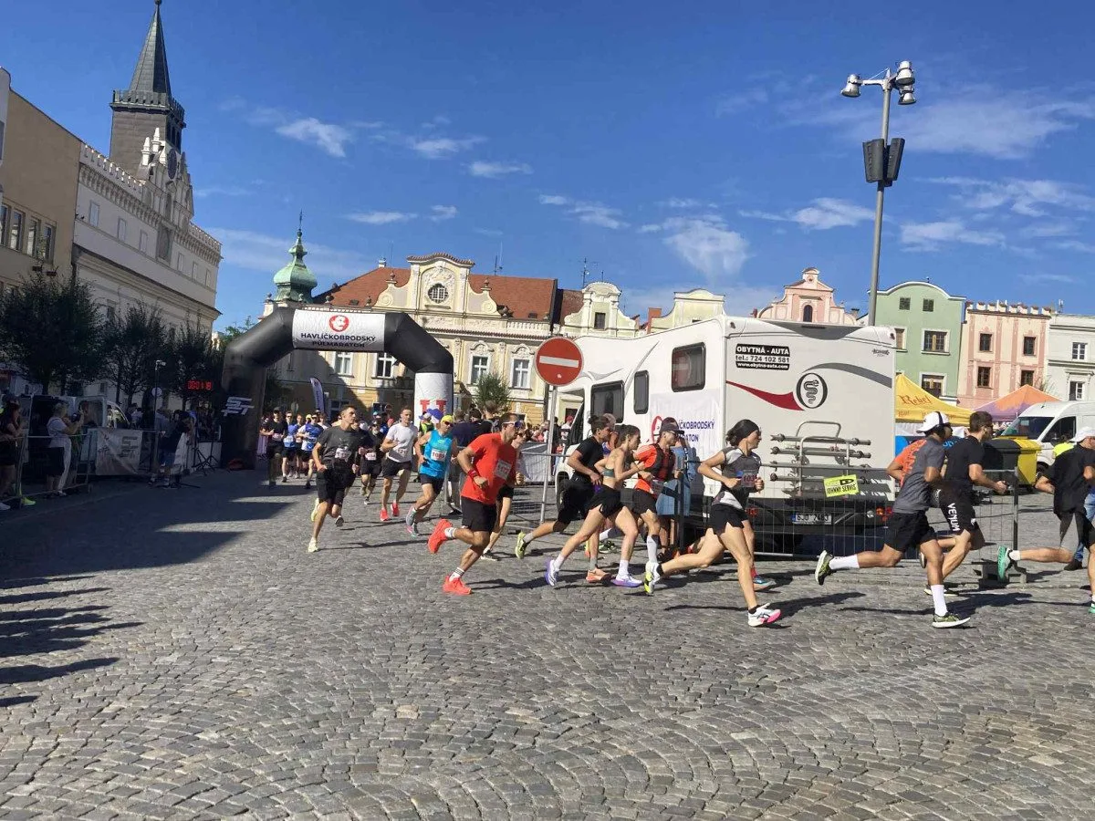 FOTO: Havlíčkobrodským náměstí proběhly stovky lidí, Diana Mezuliáníková byla pátá