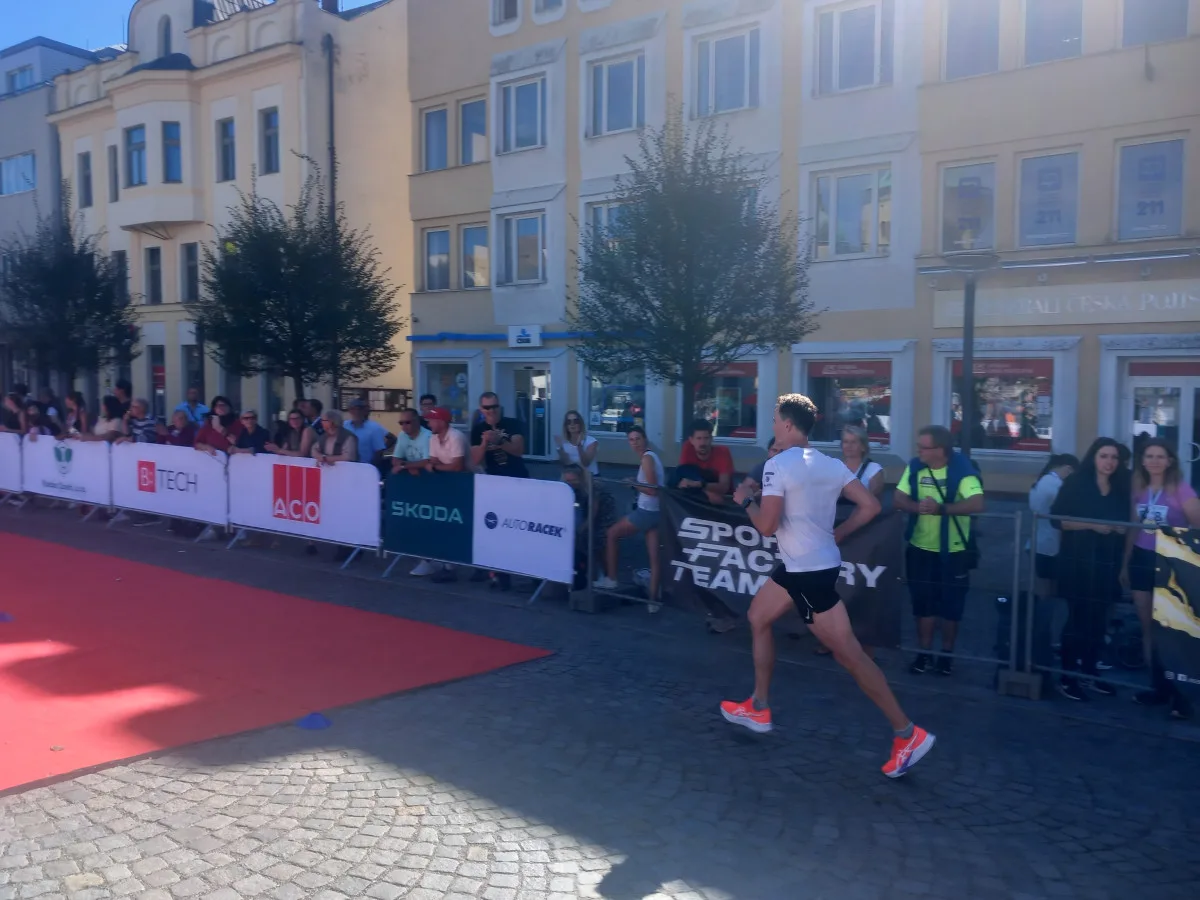 FOTO: Havlíčkobrodským náměstí proběhly stovky lidí, Diana Mezuliáníková byla pátá