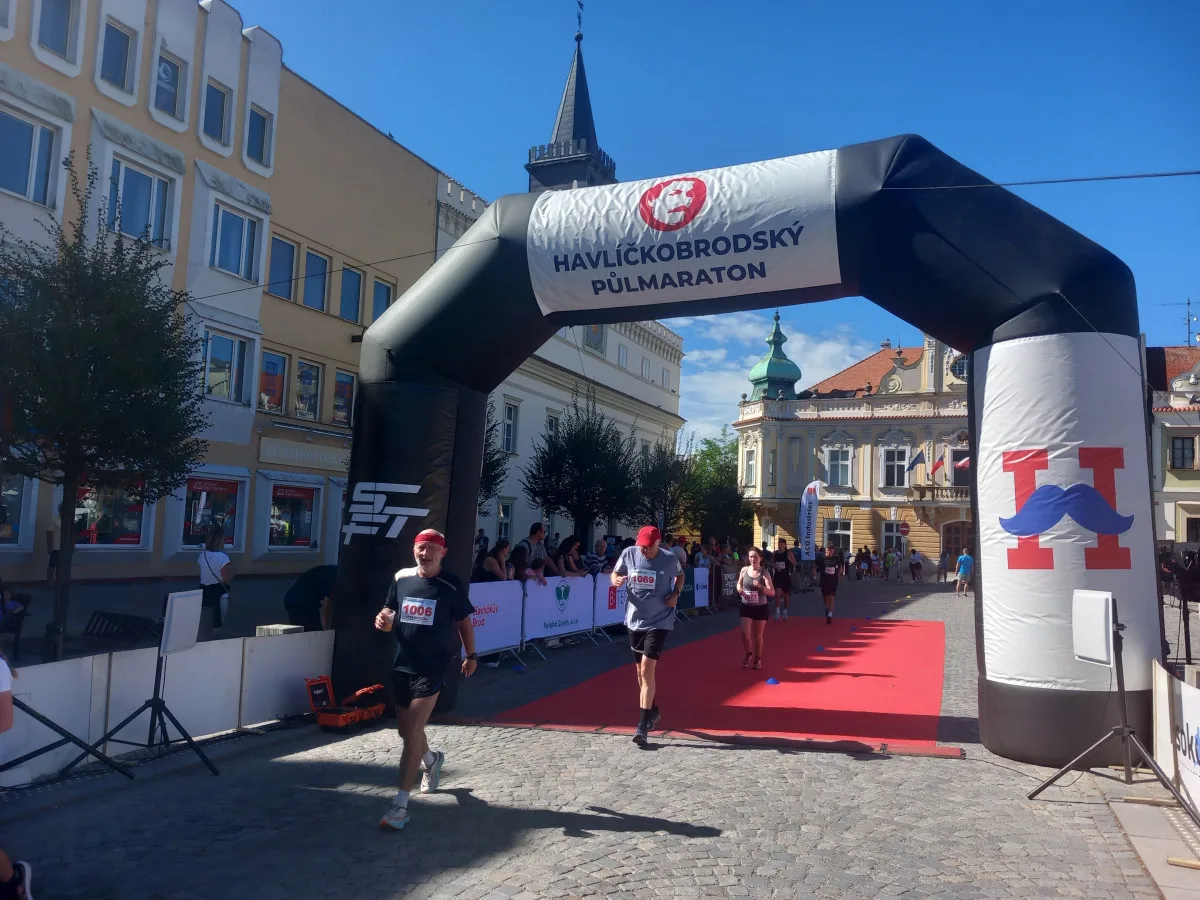 FOTO: Havlíčkobrodským náměstí proběhly stovky lidí, Diana Mezuliáníková byla pátá