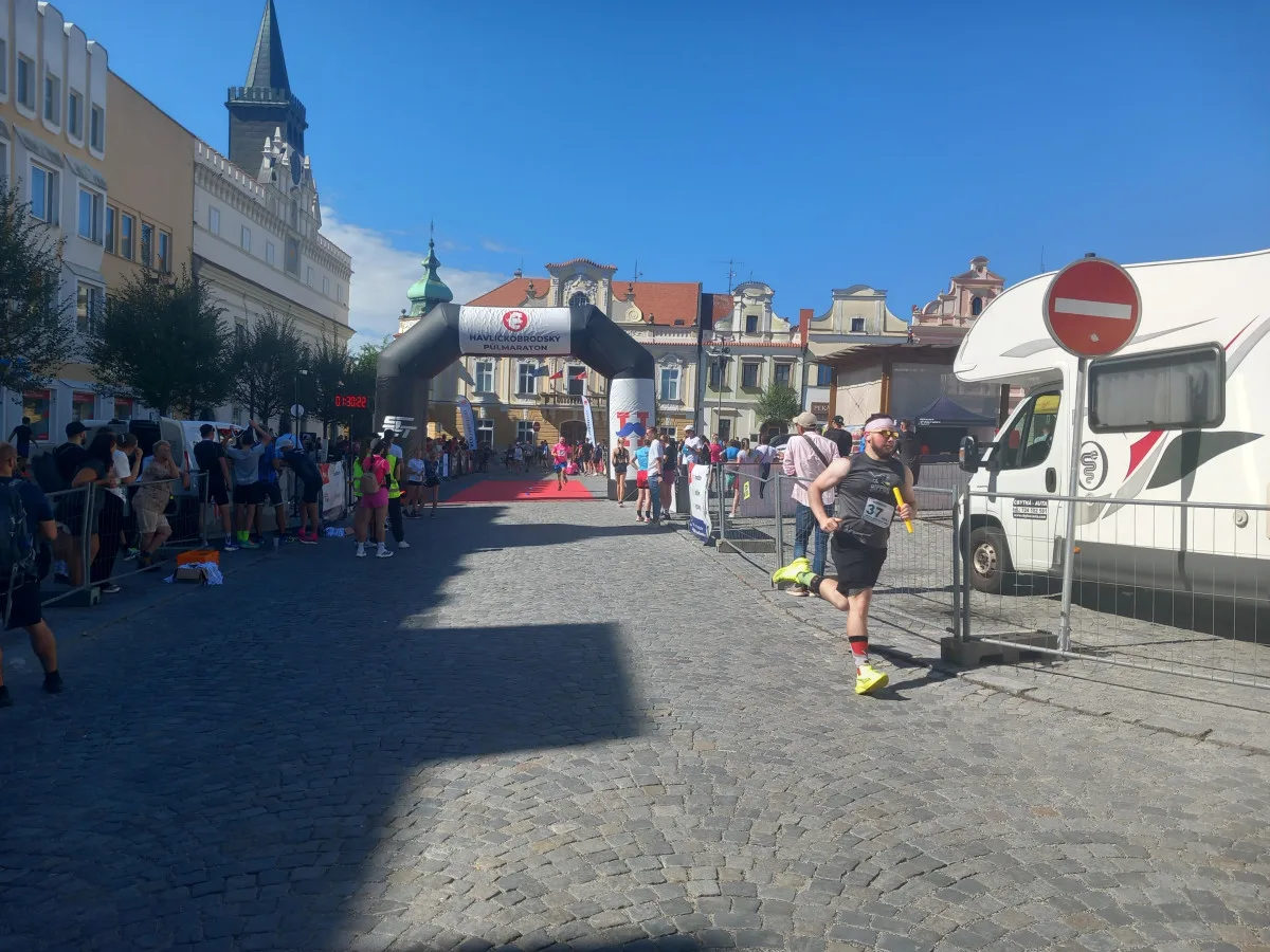 FOTO: Havlíčkobrodským náměstí proběhly stovky lidí, Diana Mezuliáníková byla pátá