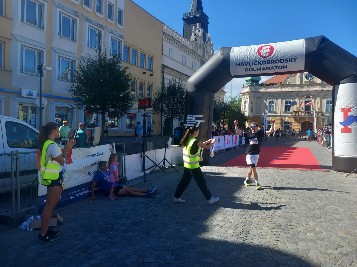 FOTO: Havlíčkobrodským náměstí proběhly stovky lidí, Diana Mezuliáníková byla pátá