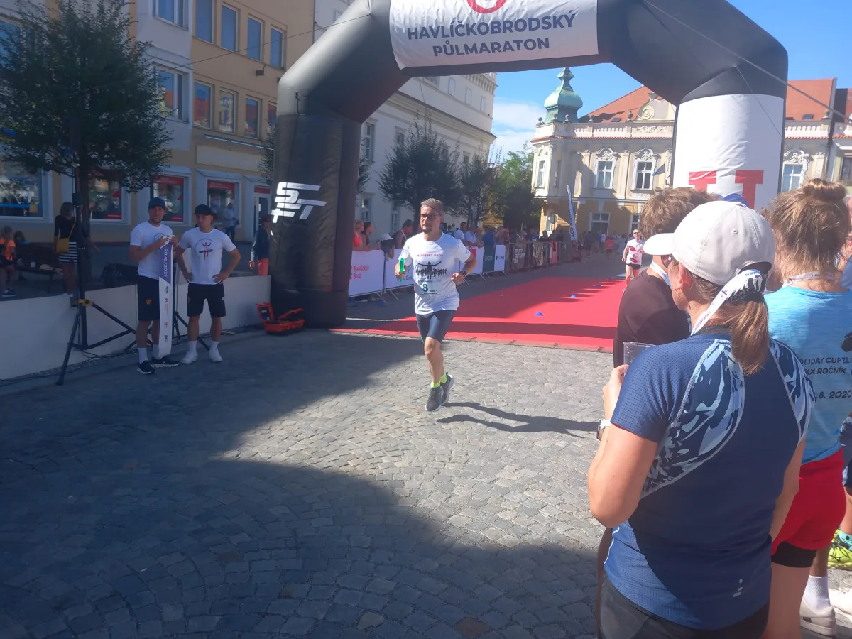 FOTO: Havlíčkobrodským náměstí proběhly stovky lidí, Diana Mezuliáníková byla pátá