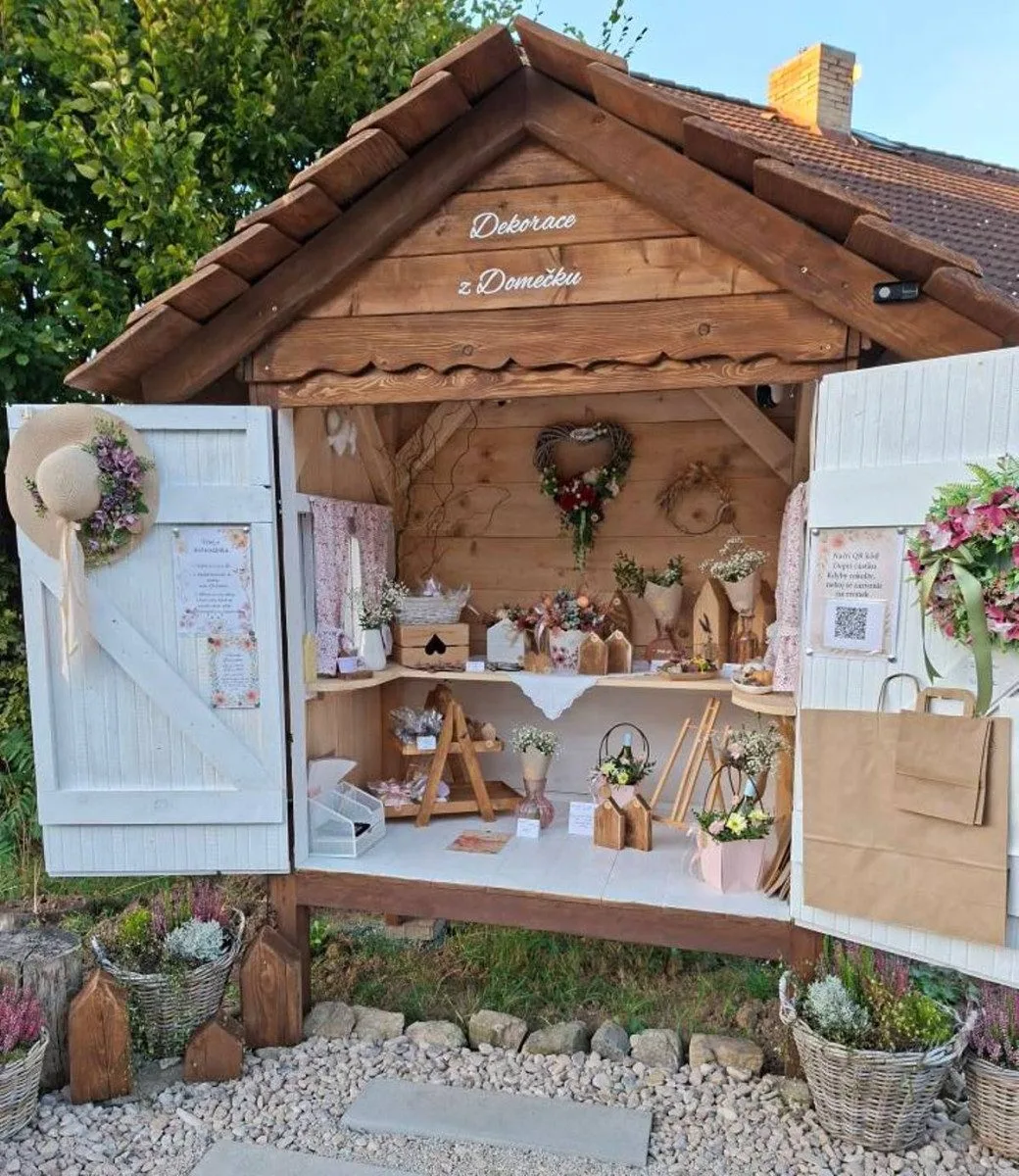 V Dobroníně se objevil Květostánek. Splnila jsem si 30 let starý sen, říká autorka