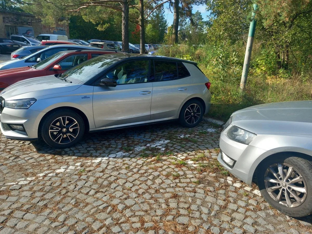 Parkování v Jihlavě XVIII: Parkovitě u krajského úřadu nabízí téměř sto míst zdarma