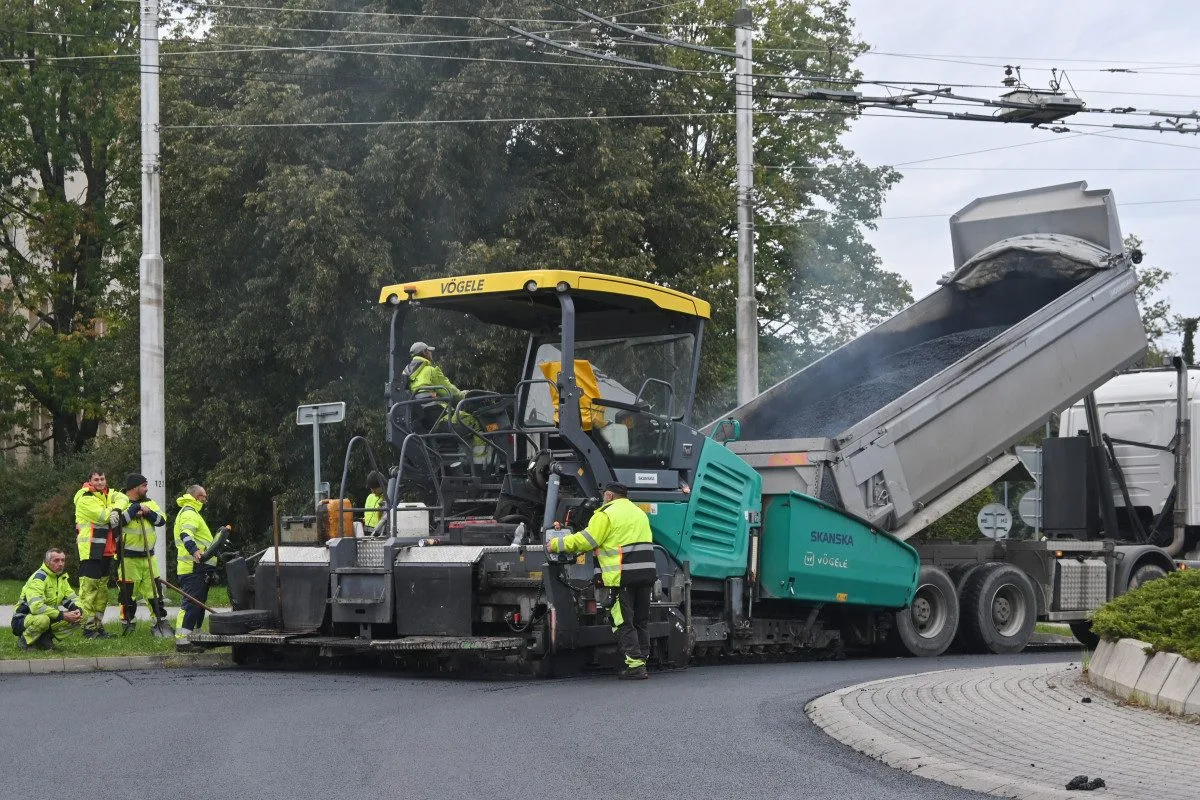 VIDEO: Ulice kolem jihlavské nemocnice mají nový asfalt a jsou opět bez uzavírek