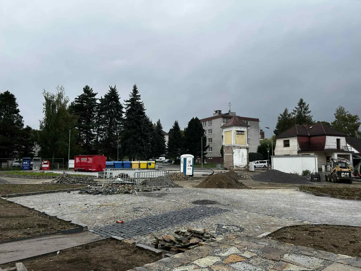 V Třešti budou mít nové parkoviště. Modré zóny nejsou pro starostu na pořadu dne