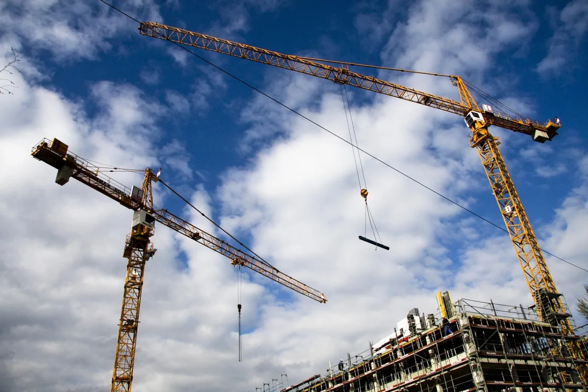 KOMENTÁŘ: Co by měla dělat nová vláda v oblasti bydlení?
