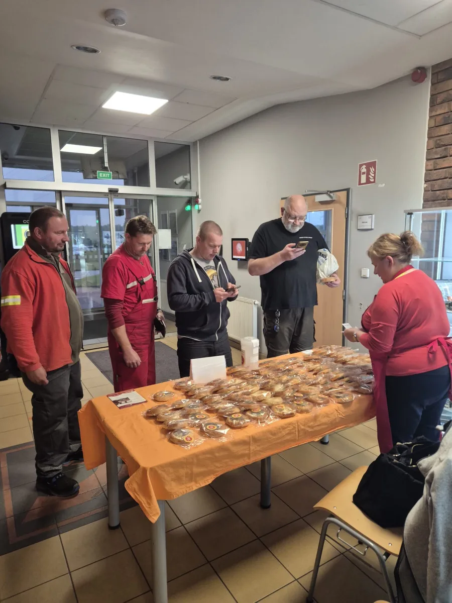FOTO: Letošní charitativní sbírka Koláč pro hospic byla úspěšná. Nezbyl ani jediný