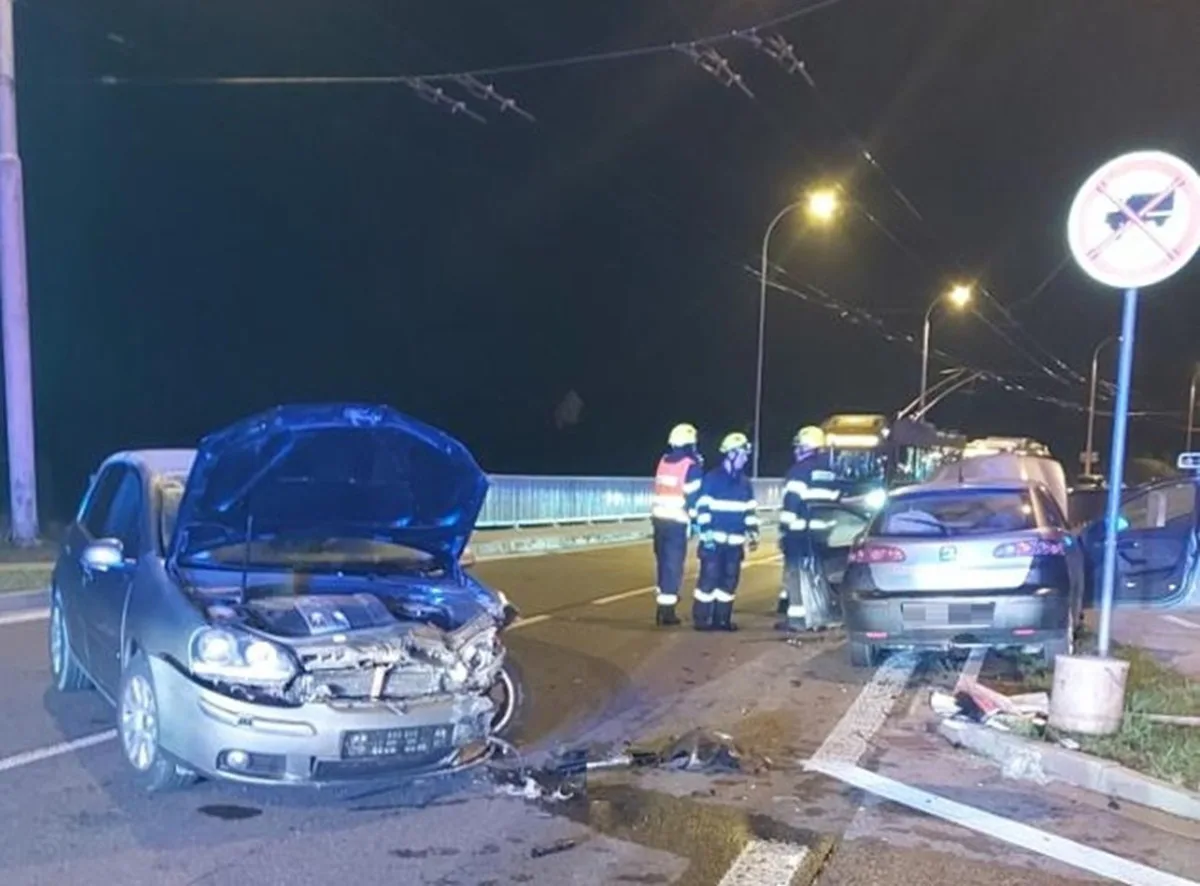 Mladá řidička při odbočování nabourala auto v protisměru, zranily se tři ženy. Foto: Se svolením Policie ČR