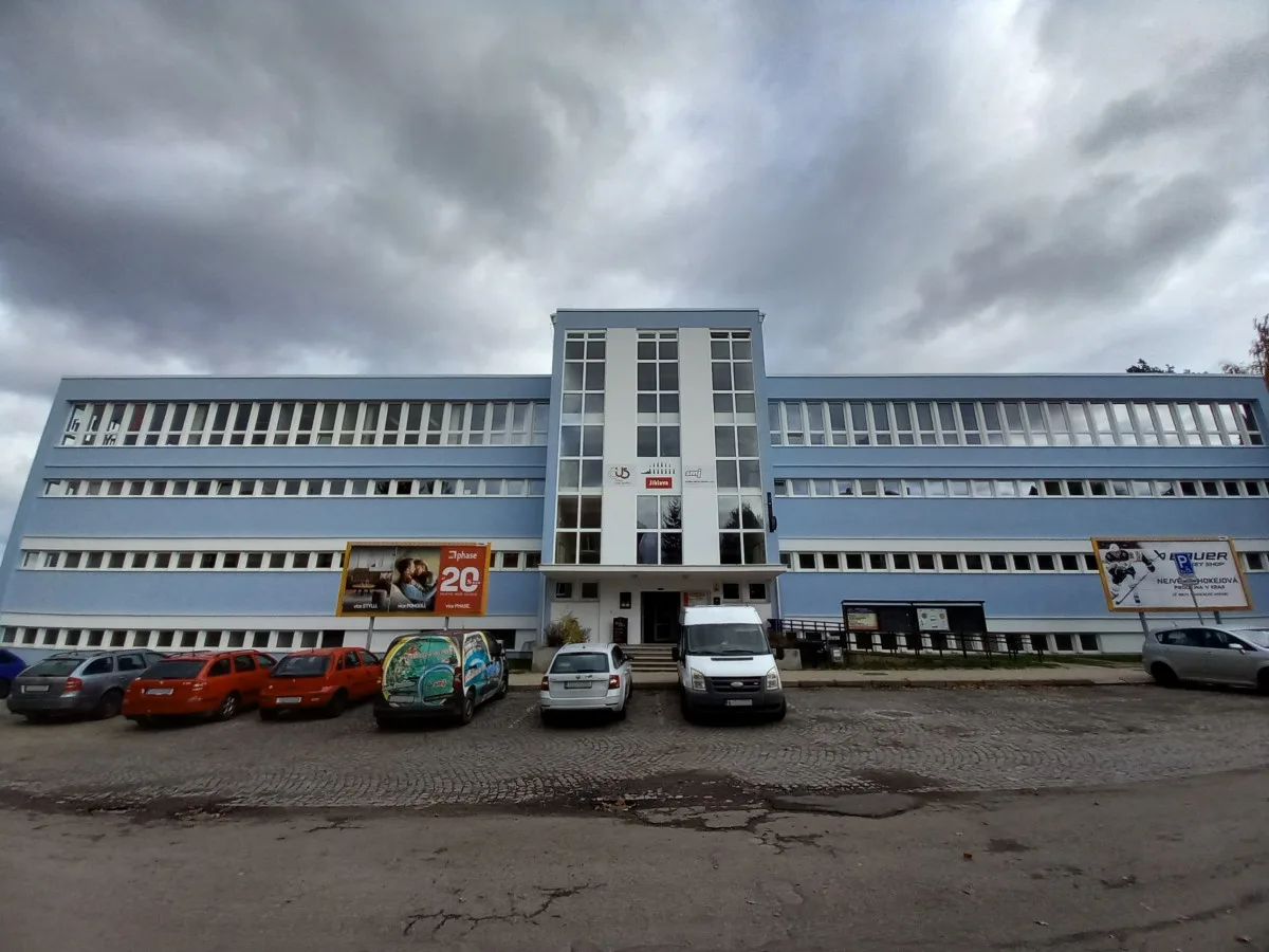 Bazén Rošického slaví šedesátku, učilo se tam plavat už několik generací Jihlavanů