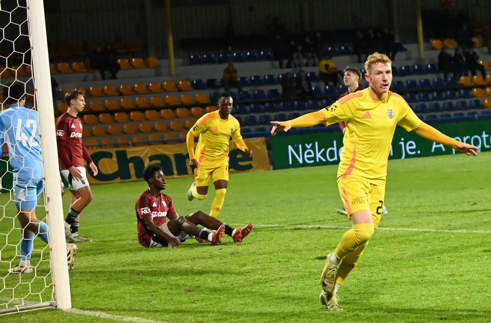 Výsledková krize končí, Jihlava po hattricku Křehlíka zválcovala béčko Sparty