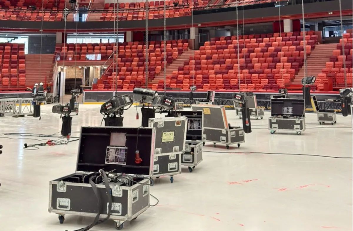 FOTO: Horácká aréna se chystá na sobotní show. Do města má přinést 50 miliard korun