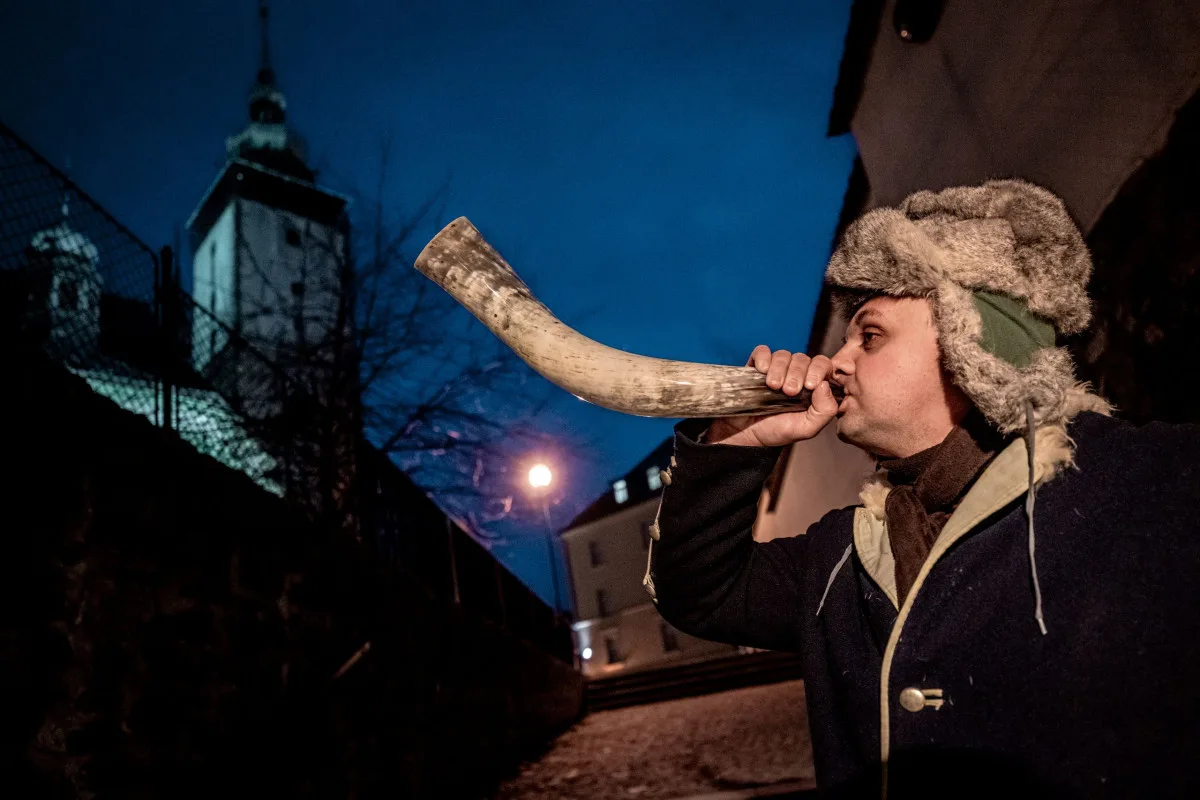 Bude i troubení na volský roh. Advent v Jihlavě zpestří procházky s ponocným. Foto: Se svolením Brány Jihlavy