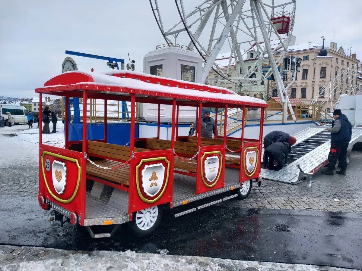 Přípravy na zahájení adventu v Jihlavě jdou do finále. Podívejte se na náměstí